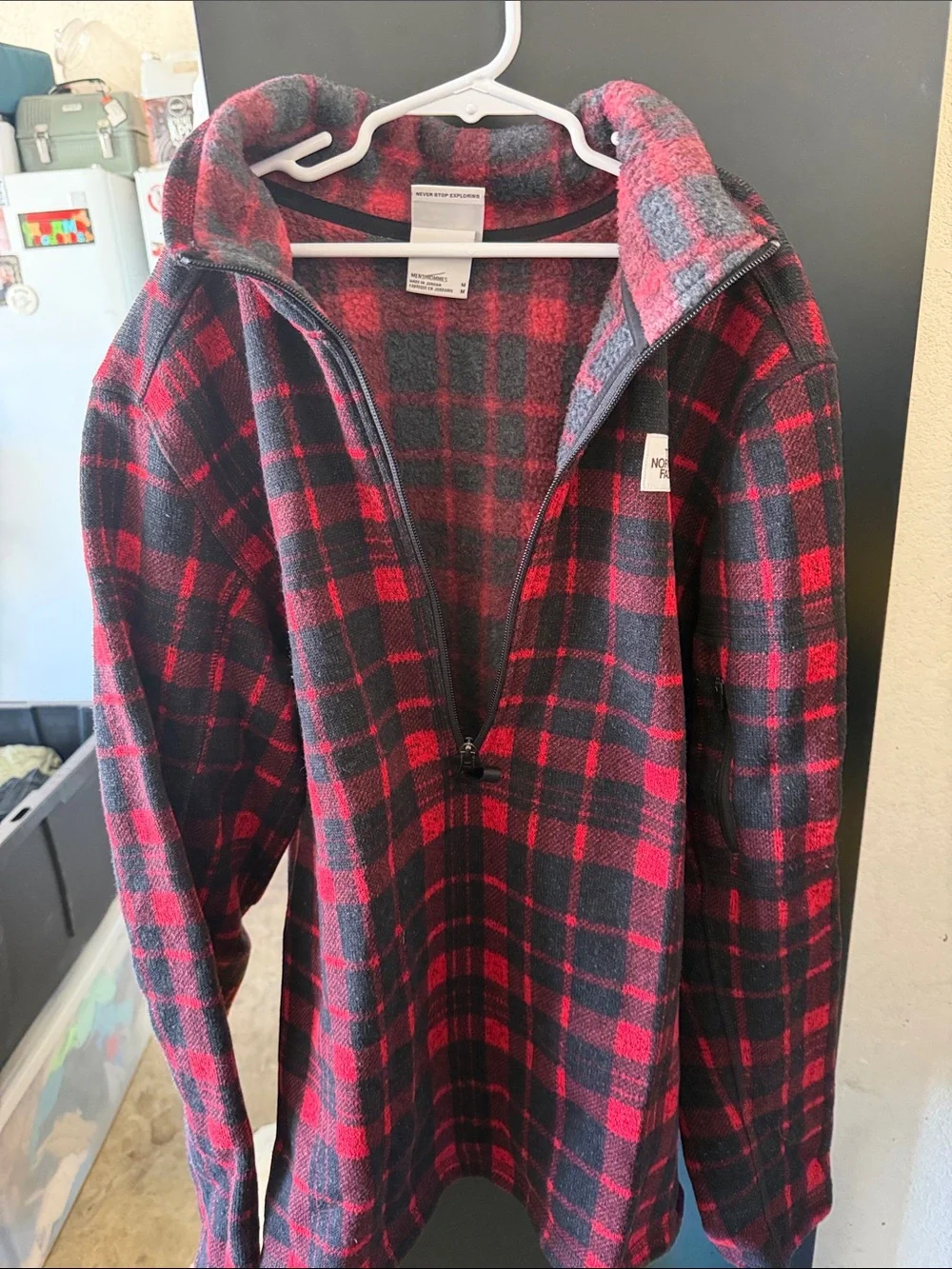 The North Face Red & Black Plaid Mens medium Fleece Zip Pullover
